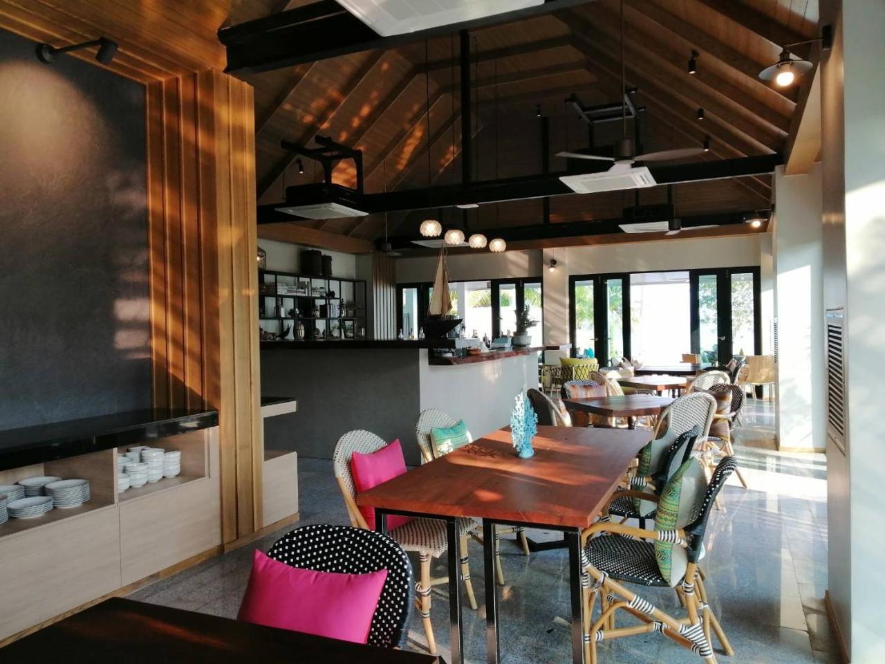 Tungtong Beach Villas Thap Sakae Eksteriør billede