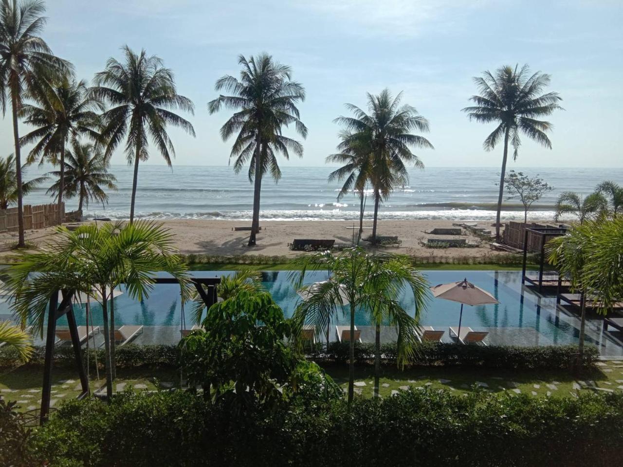 Tungtong Beach Villas Thap Sakae Eksteriør billede